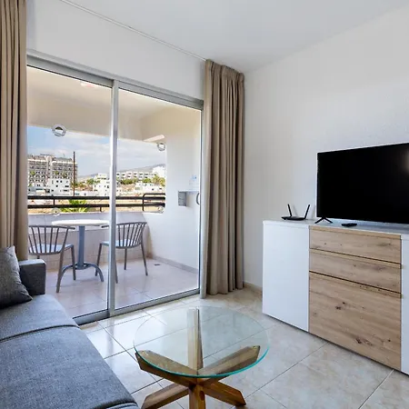 Great Location Studio 87 Apartment