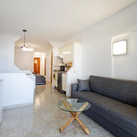 Great Location Studio 87 Apartment *